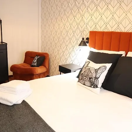 Confortable En El Centro De *